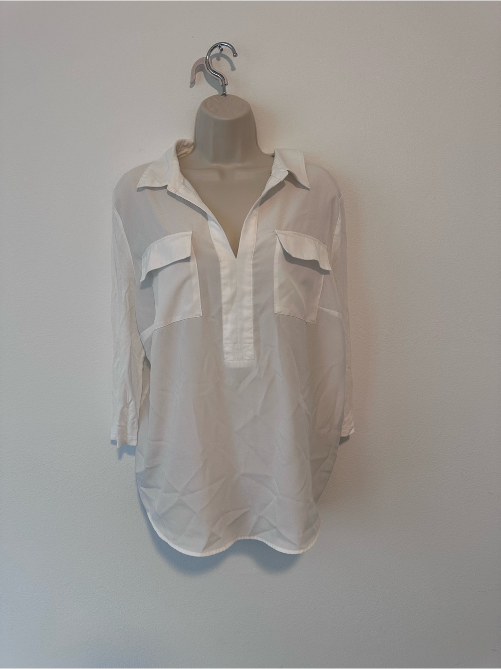 Kensie White Split V-Neck Utility Tunic